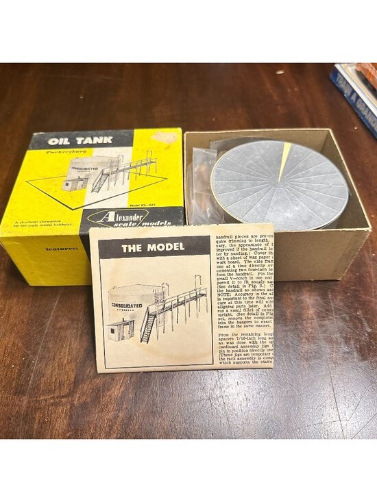 Alexander Scale Models Other - Alexander Scale Models Oil Tank Kit RS-443 Parkersburg Consolidated Petroleum Mo
